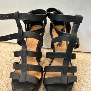 Chinese Laundry Wedges